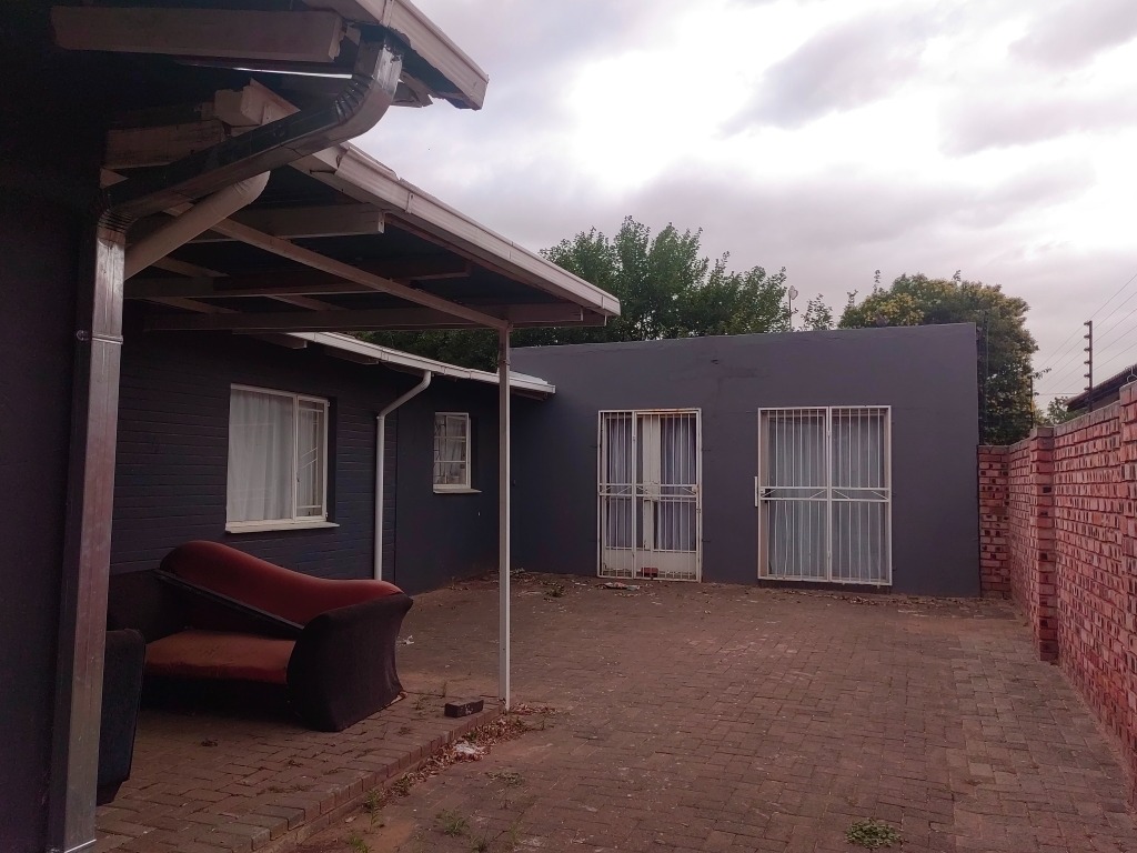 11 Bedroom Property for Sale in Brandwag Western Cape